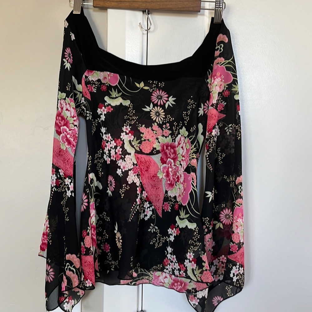 Floral long sleeve blouse